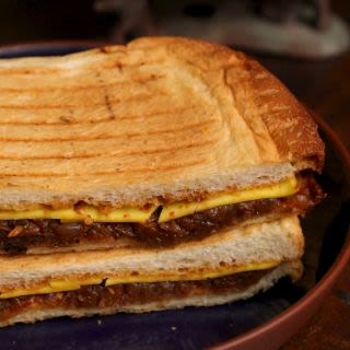 Seeni Sambol & Cheese Roast Paan