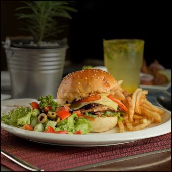 GRILLED LEAN CHIX BURGER WITH FRIES