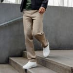 Pantalon chino large à 15€