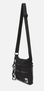 Bolso Bandolera pequeño en nylon por 10€.