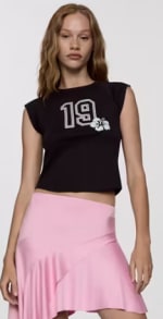 Camiseta crop estampada por 5.99€