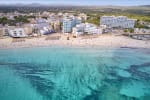 Mallorca Media pensión 3 noches: Ferry con tu coche + Apartahotel por 152€