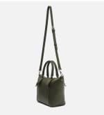 Bolso tote mediano con asa bandolera extraíble por 14€.