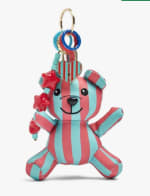 Parfois Llavero con charm de oso de rayas por 12.99€.