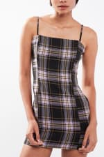 ASOS vestido recto cuadros negro y malva por 2,99€
