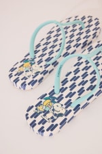 Chanclas print geométrico Snoopy por 3.99€.