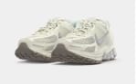 Nike Sportswear Sneakers laag 'ZOOM VOMERO 5' in Ivoor voor €59,50 bij About You