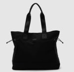 La Tote Mady Black de Bubba Essentials ahora ahora solo $30.093 en Falabella