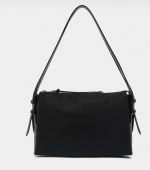 Bolso de hombro efecto piel por 12.99€.
