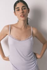 Camiseta tirantes punto super suave por 9.99€.