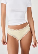 Tanga bords dentelle en microfibre à 5,49€