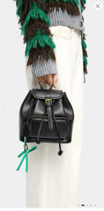 Mini Mochila con colgante por 9.99€.