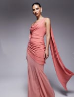 Asos Design vestido largo color coral por 16,15€