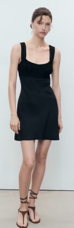 Vestido escote fruncido por 7.99€