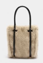 Parfois Bolso Tote efecto pelo por 7.99€.