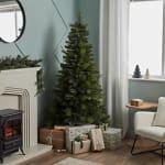 Christmas Clearance – Decorative Items, Lights, Trees & Wreaths from £0.50 + Free