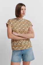 Springfield Camiseta estampada botones por 3.39€.