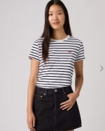Levi's Camiseta Perfect rayas para mujer por 12.50€.