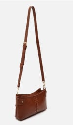 Bolso de hombro pequeño con detalles metálicos por 12€