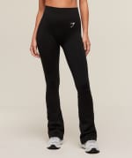 Vital Soft Flared Legging voor €24 bij Gymshark