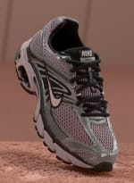 Nike Air Max Moto 2K tierra por 55€