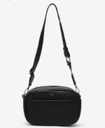 Bolso Milano negro por 15.99€.