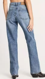 Jeans Straight Básico Tiro Medio por $19.990