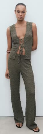 Pantalón recto textura por 4.49€