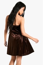 Vestido bustier de terciopelo Boohoo por 3.99€