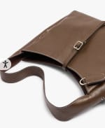Parfois Bolso de hombro con tira y hebilla por 15.99€.
