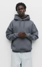 Pull & Bear Men's Basic Hoodie voor €15,99