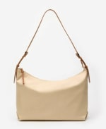 Bolso Hobo de nylon por 14.99€.