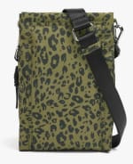 Parfois Bolso Bandolera de nylon por 12.99€.