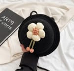 Mini Bolso de hombro tejido a mano por 4.99€.