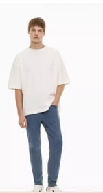 Pantalón vaquero de cinco bolsillos cierre de botón metálico y cremallera por 3.99€