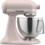 Batidora KitchenAid Artisan 5.5L Rosa Pluma por $7,587 | Amazon