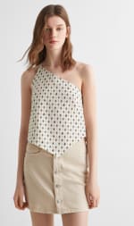 Top asimétrico estampado por 4.49€