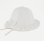Gorro piqué básico de bebé por 5.39€.