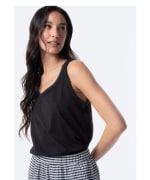 Camiseta lisa sin mangas de mujer TEX por 2.99€.
