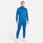 Survêtement Nike FC à 23€