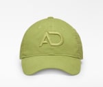 Adolfo Domínguez Gorra de mujer por 19€.