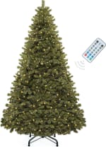 YITAHOME 6ft artificial Christmas tree (250 LED, 880 tips) for £36.11 at Amazon