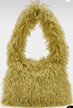 Bolso Tote efecto pelo por 12.99€.