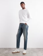 ASOS DESIGN vaqueros tapered tallas 44 a 60 por 7.36€.