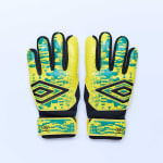 Guantes Arquero Marca UMBRO Gran Oferta $6.450 Disponible en abc.cl