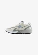 New Balance U880R sneakers voor €83,95 bij Zalando