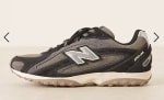 New Balance 204L trainers in black suede voor €34,99 bij ASOS