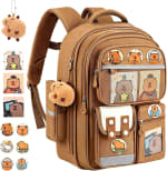 Mochila Capibara con Accesorios y Colgantes por $199 en Amazon