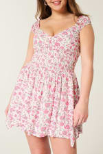 Vestido evasé Hollister por 10.9€