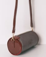 Bolso de hombro La Vecina rubia por 6.99€.